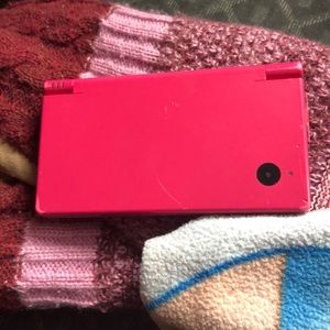 Hot pink DS Nintendo with game card inside!
